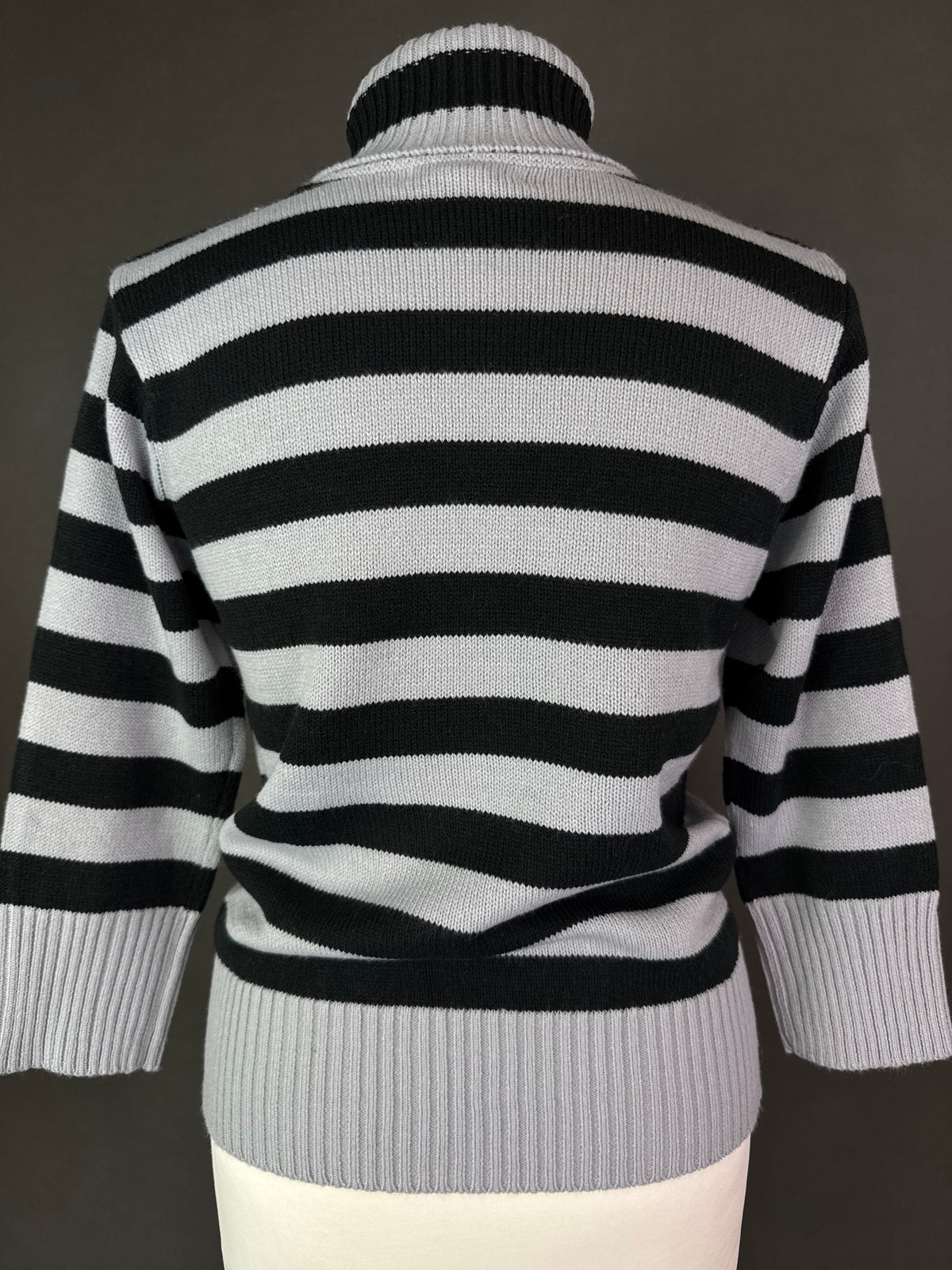 Sweter w paski M