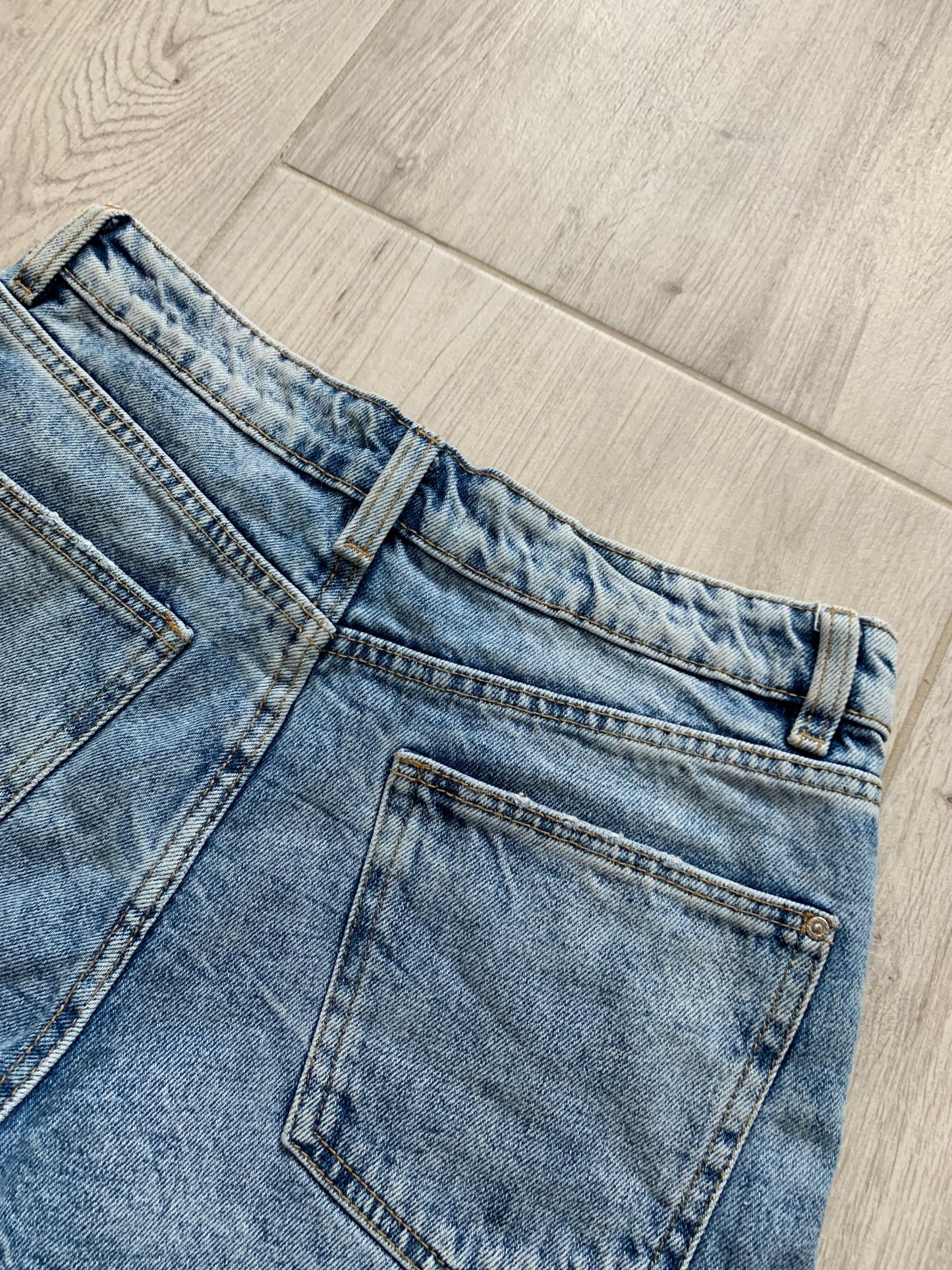 Krótkie spodenki jeansowe XS
