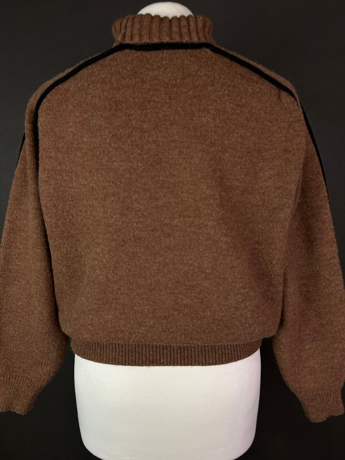 Sweter S