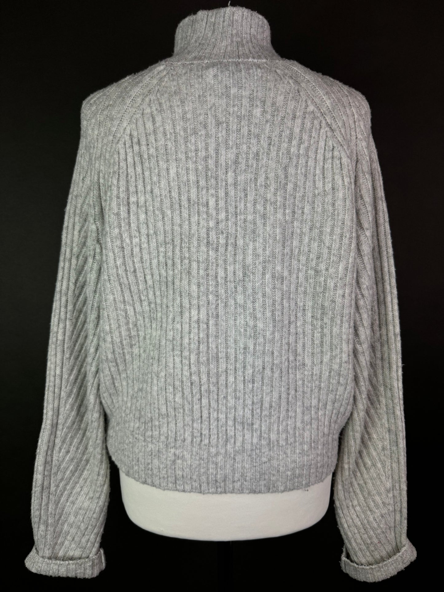 Sweter M