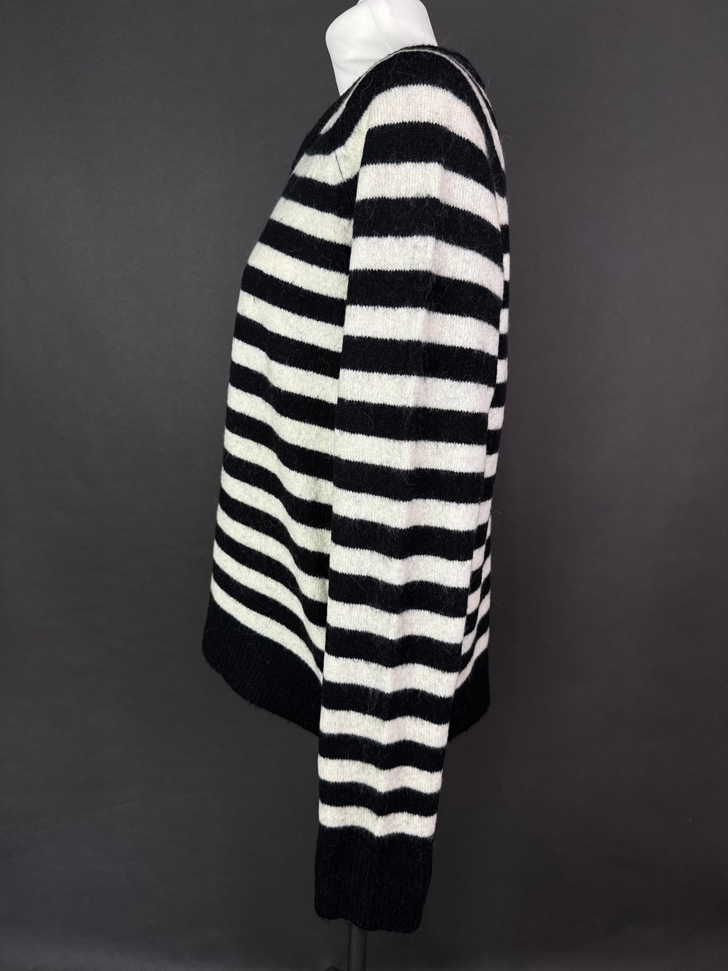 Sweter w paski L