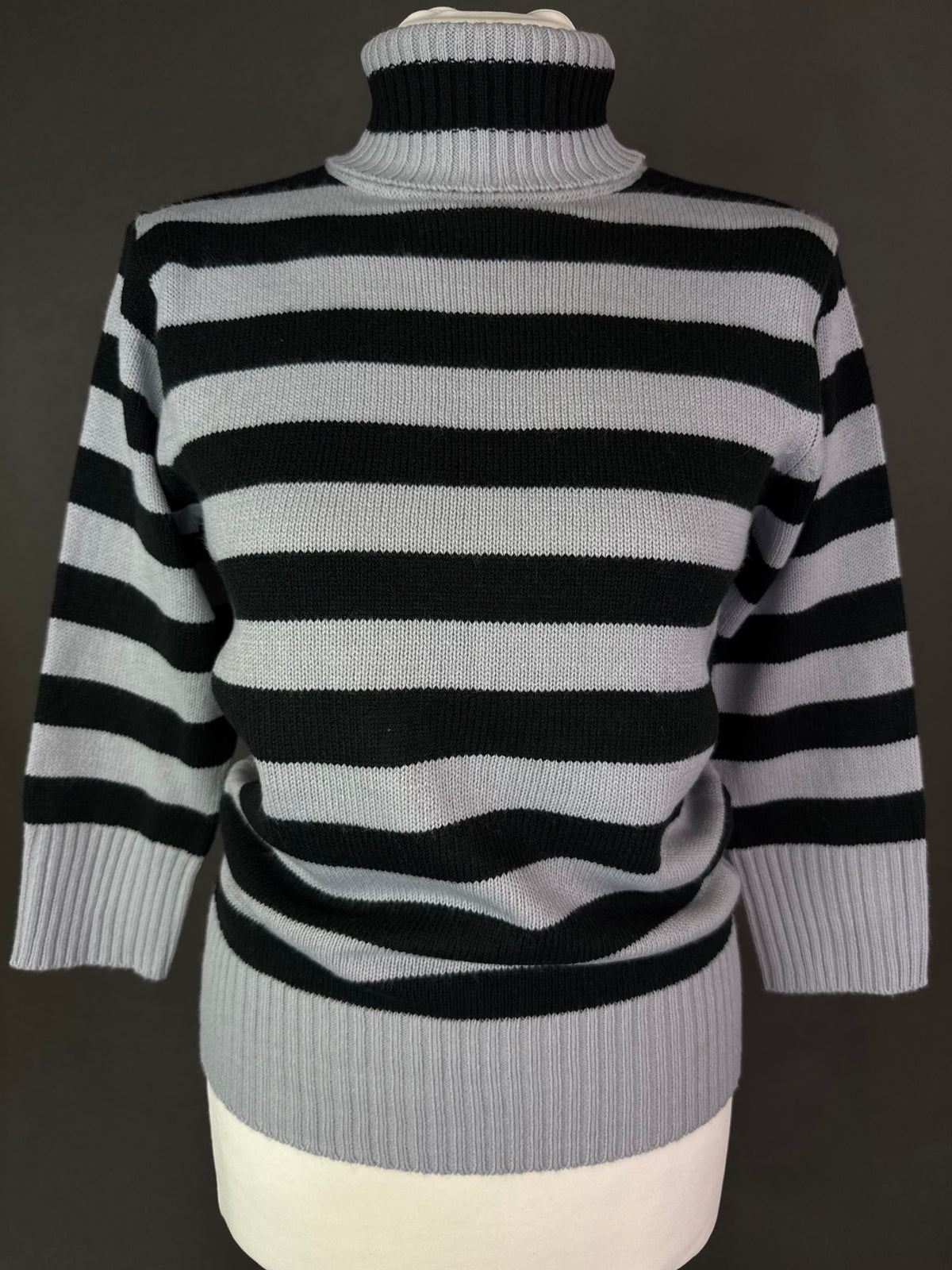 Sweter w paski M