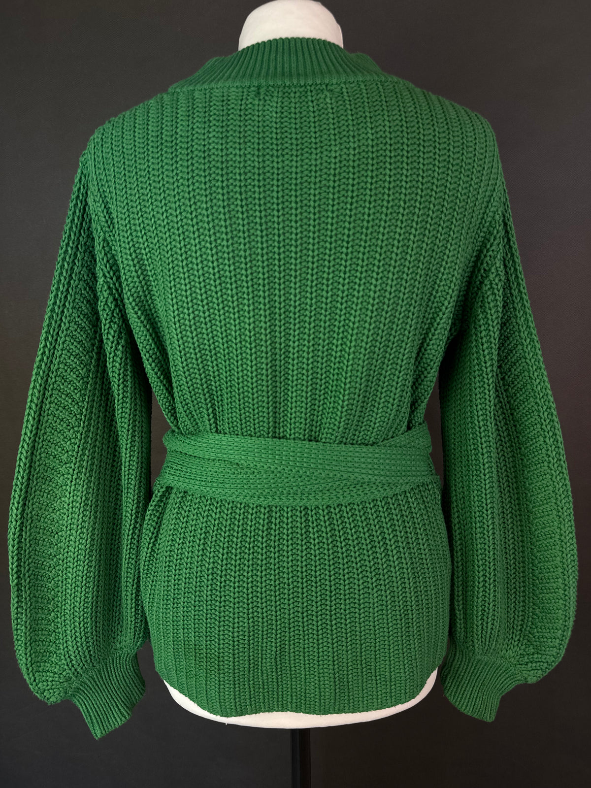 Sweter z wiązaniem S
