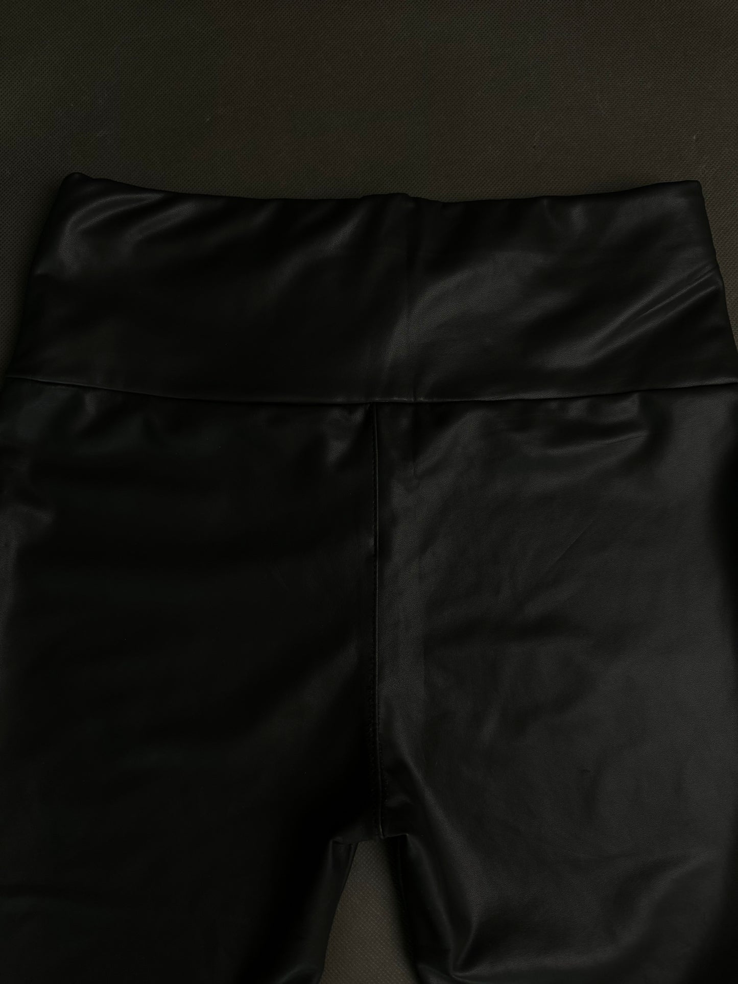 Legginsy z ekoskóry M