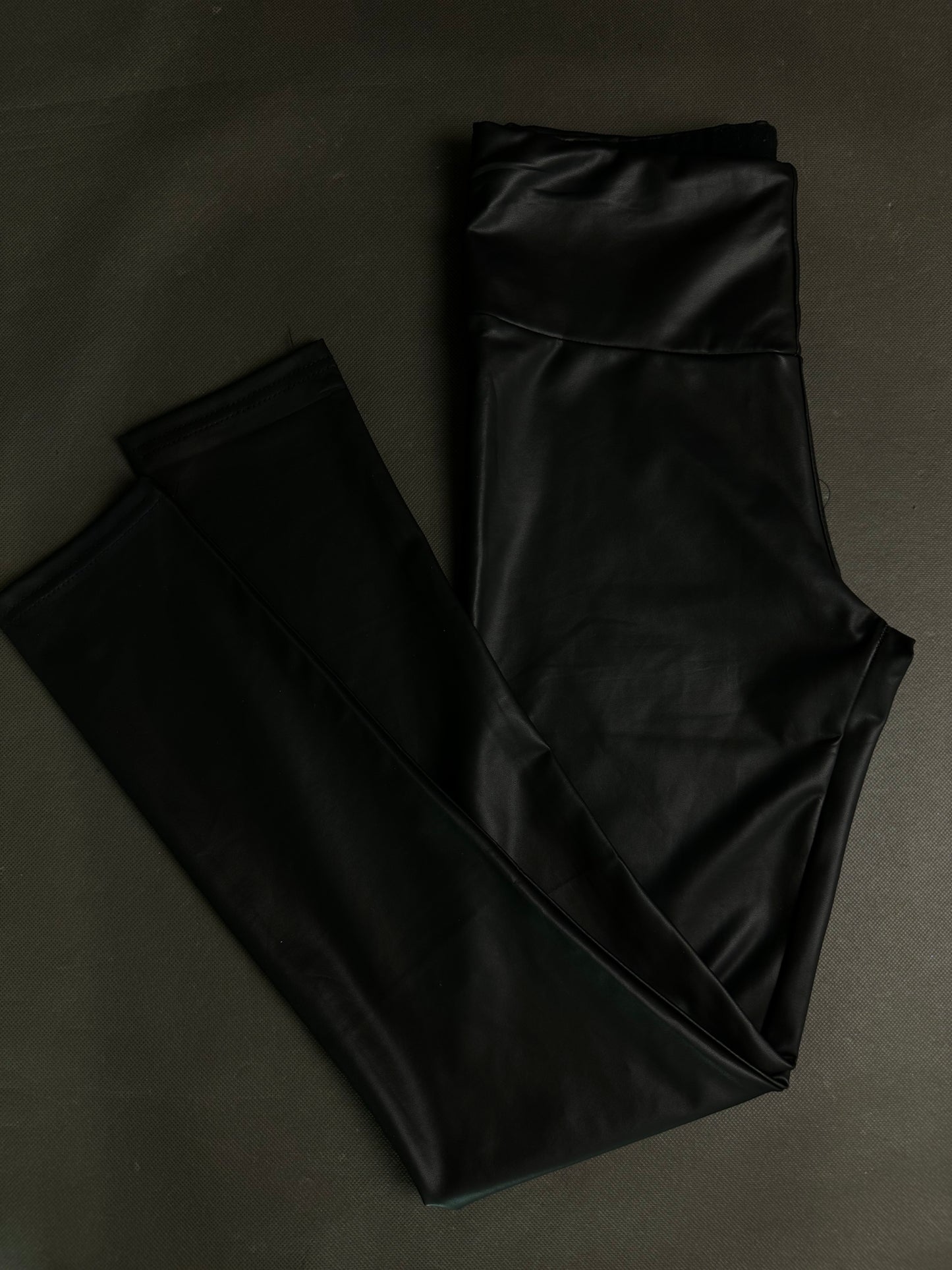 Legginsy z ekoskóry M