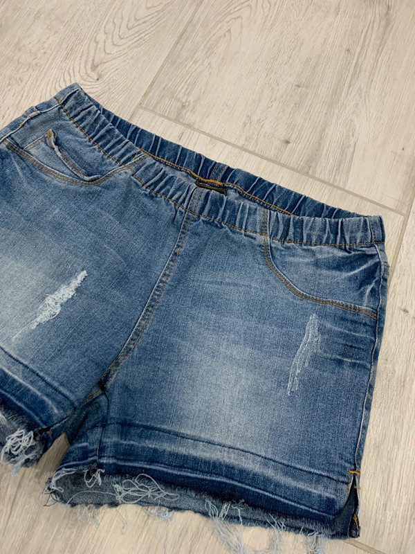 Krótkie spodenki jeansowe XS