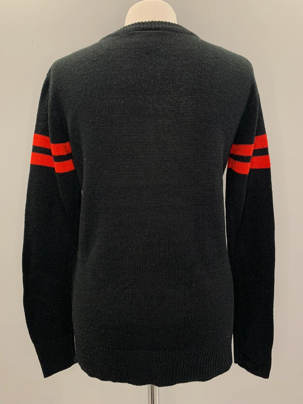 Sweter S