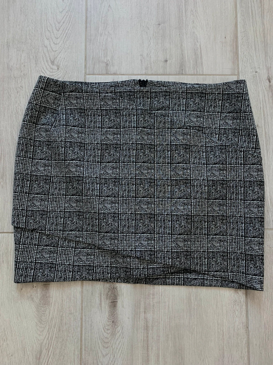 Spódnica w kratę XL