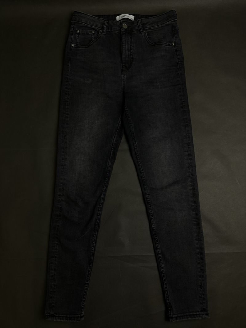 Spodnie jeansowe M - obrazek 2