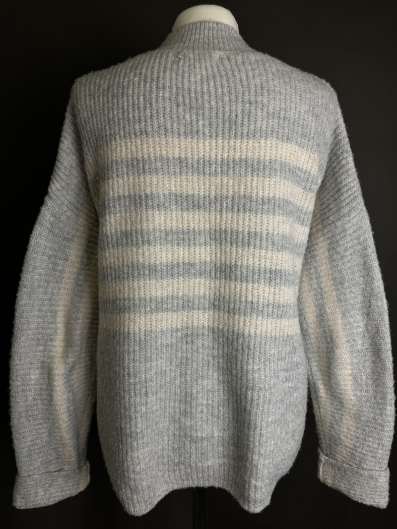 Sweter M - obrazek 3