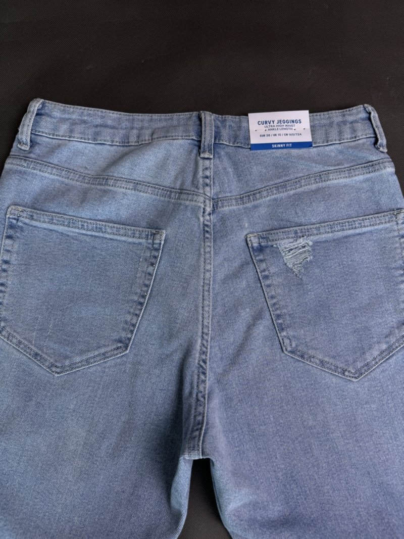 Spodnie jeansowe M - obrazek 4