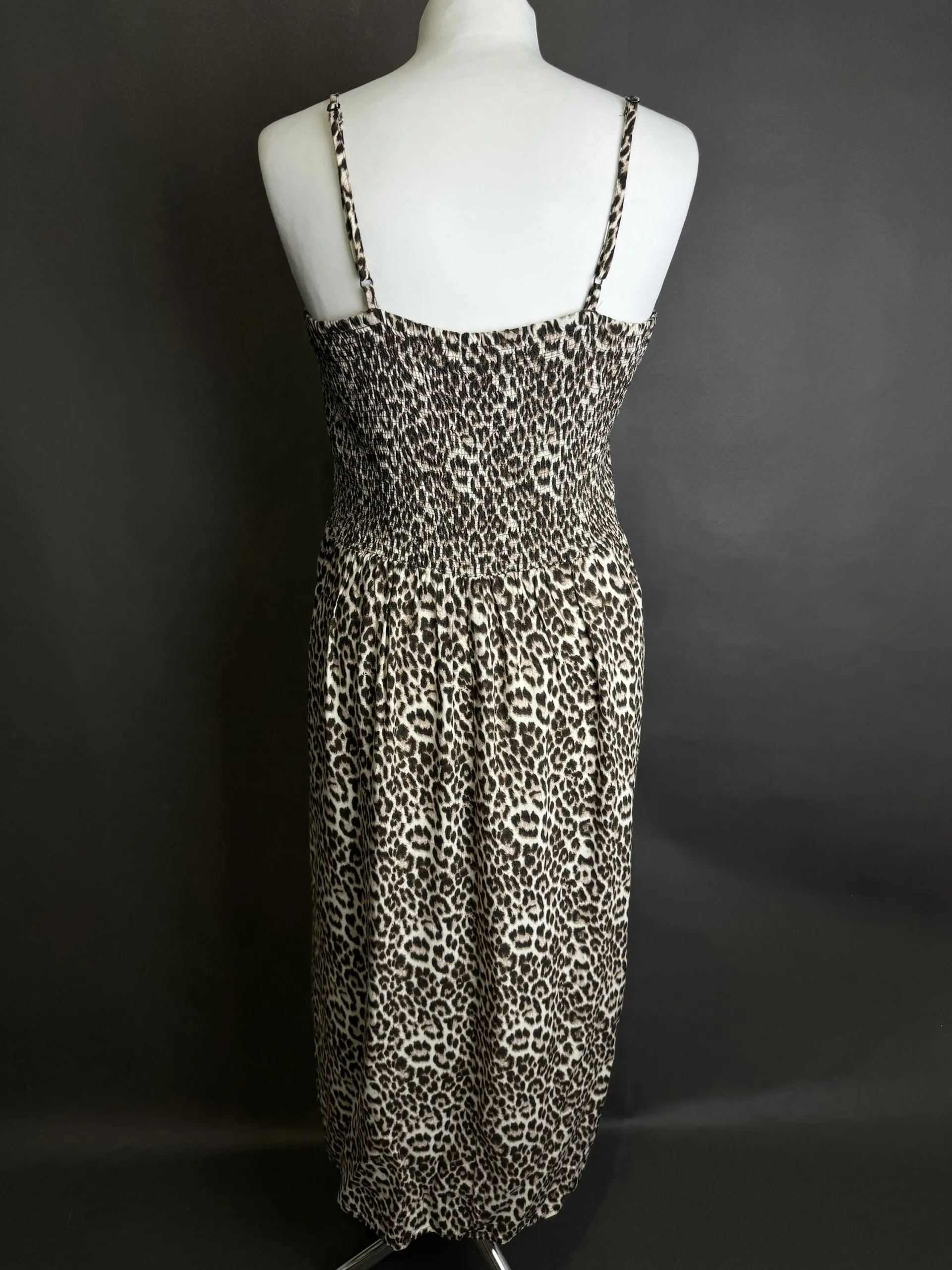 Sukienka midi XXL - obrazek 3