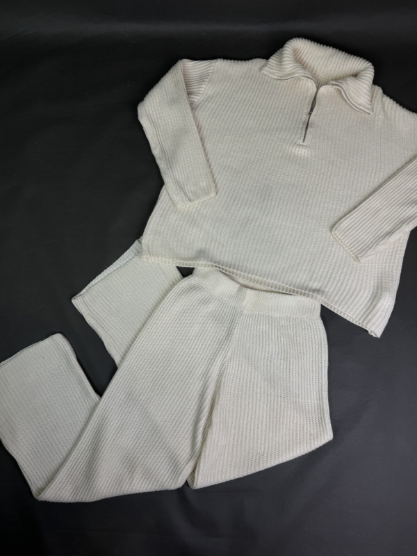 Sweterkowy komplet M